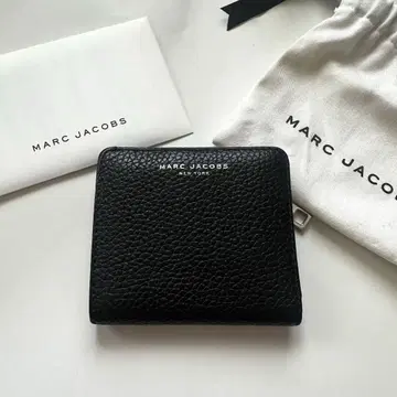 [새상품] MARC JACOBS 블랙 지갑 즉시 구매 가능