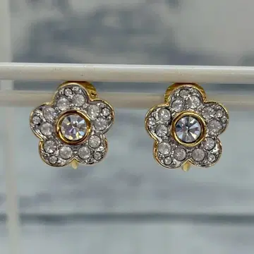 592.SWAROVSKI 귀찌 플라워 골드