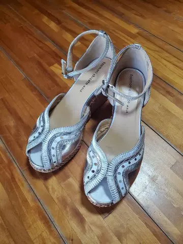 츠모리치사토 웨지 샌들 실버 24cm