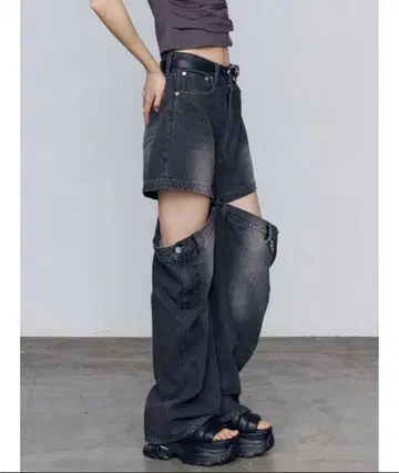 EMODA 사이드 오픈 루즈 청바지 블랙