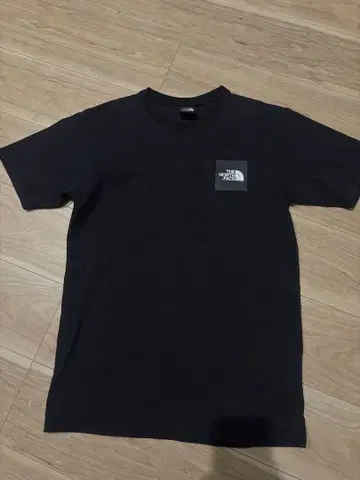THE NORTH FACE 블랙 티셔츠
