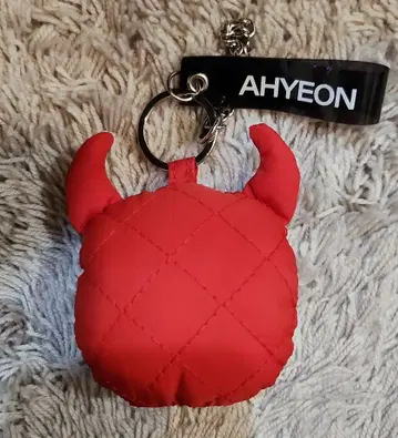 BABYMONSTER 팝업 백 참 AHYEON 아혜온