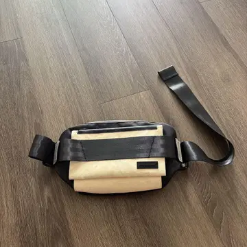 FREITAG 바디백 블랙 베이지