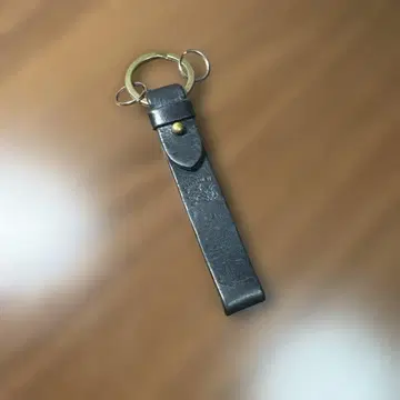 일비종떼 네이비 가죽 키링