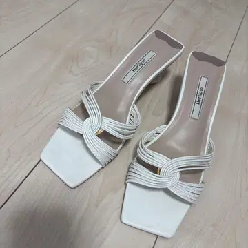 Helflip 화이트 스트랩 뮬
