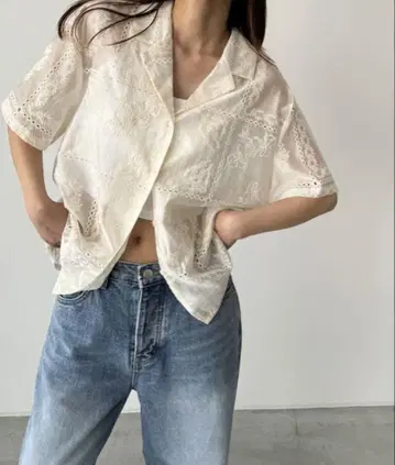아이보리 레이스 반팔 셔츠