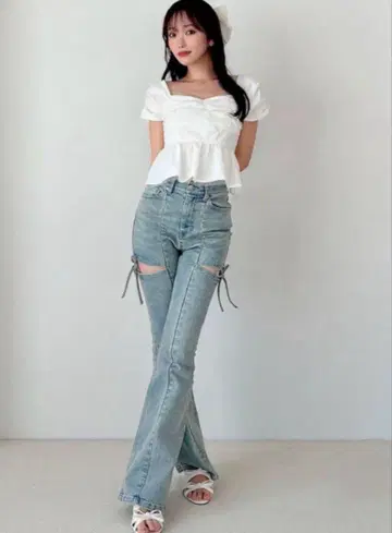 RESEXXY 컷 아웃 리본 데님 팬츠 아이스 블루 S 사이즈