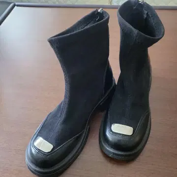 블랙 숏 부츠