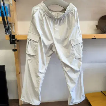 andar L 사이즈 화이트 카고 팬츠