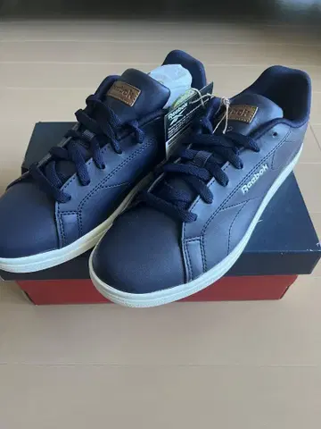 Reebok 리복 스니커즈 24cm