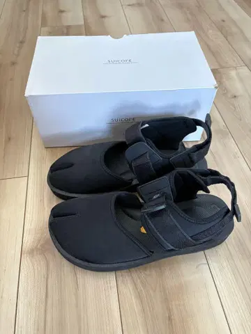 [새상품급] SUICOKE BITA-V 샌들 블랙 27cm
