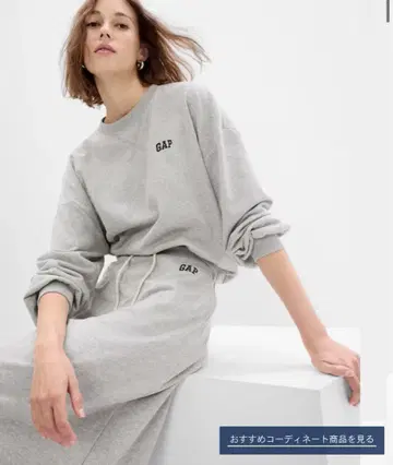 GAP 로고 스웨트 셔츠 & 로고 마시키 스커트
