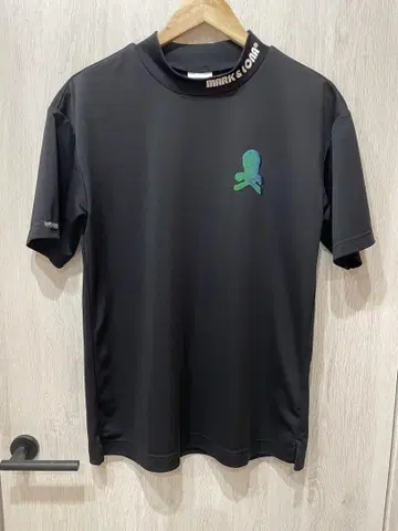 MARK & LONA Ewing Mock Neck Tee 사이즈 M