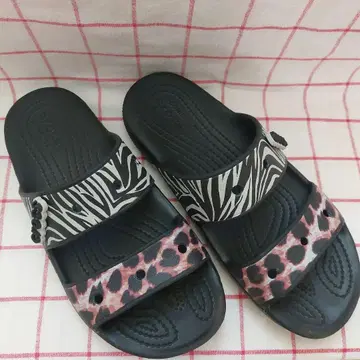 Crocs 제브라 레오파드 무늬 스포츠 샌들