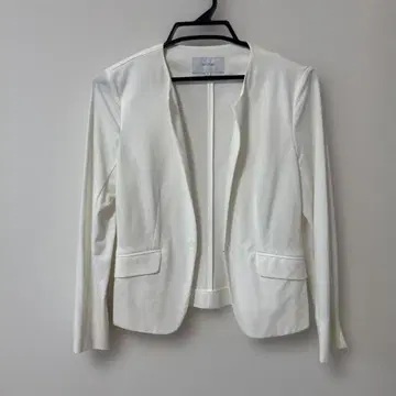 UNTITLED 화이트 노카라 자켓 사이즈 2