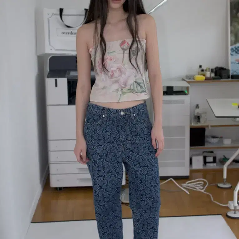 韓国商品/OVERDUEFLAIR ROSE DENIM PANTS 韓国商品/OVERDUEFLAIR ROSE DENIM PANTS
