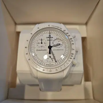 OMEGA x Swatch Speedmaster 화이트 스누피