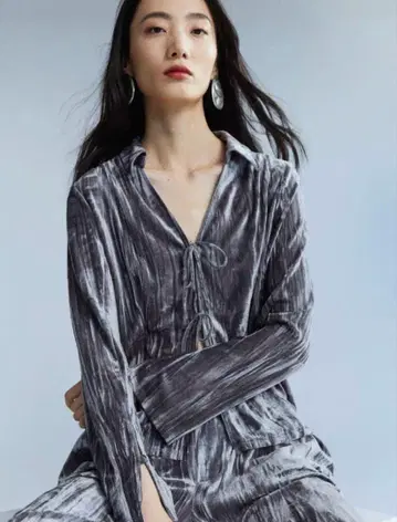 H&M 벨루어 스타일 리본 블라우스 그레이 셔츠 상의