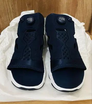인스타펌프 퓨리 네이비 25cm 샌들