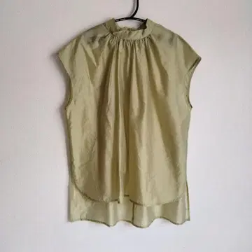 새상품급 green label relaxing 하이넥 시어 블라우스