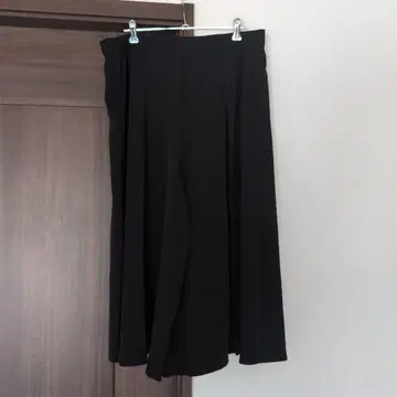 컨디션 최상 금년 지유 GU 드레이프 큐롯 Q 블랙 3 XL