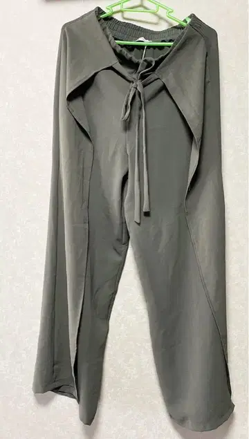미사용 새상품 ZARA 팬츠 카키색