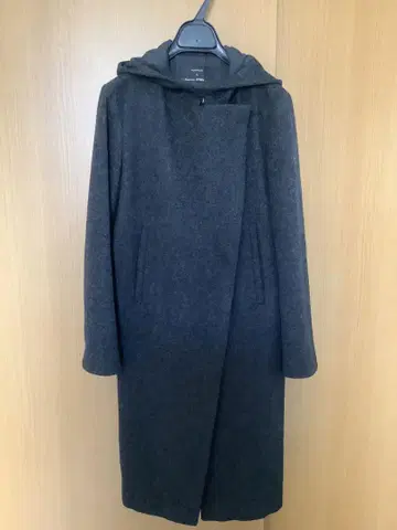 후드 부착 다크 그레이 롱 코트 Martine SITBON