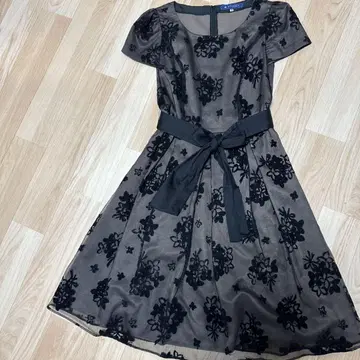 M'S GRACY 꽃무늬 자수 무릎 기장 원피스 40
