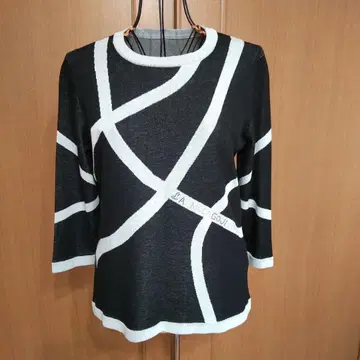 이타리야 기하학 패턴 7부 소매 니트