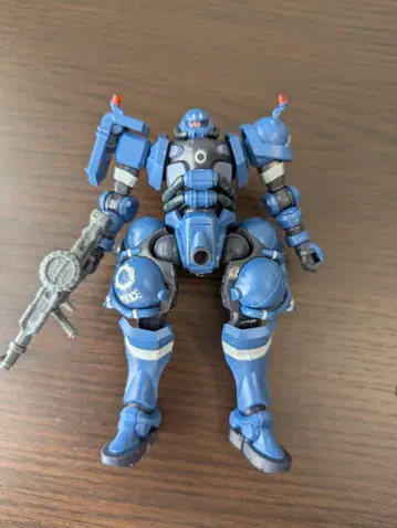 HG 건담 프라모델 군경 자쿠 조립 완료