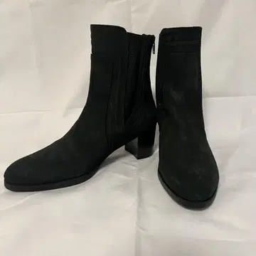 [새상품급] 블랙 스웨이드 숏부츠 24.5cm