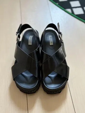 UNITED ARROWS 블랙 스포츠 샌들