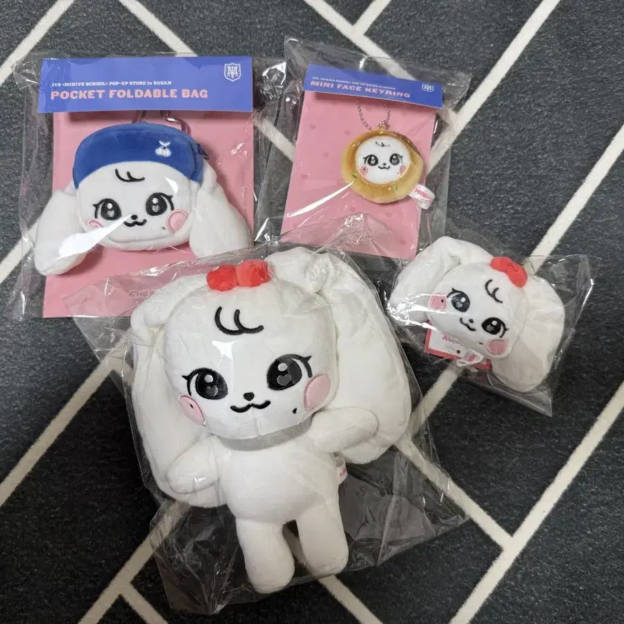 アイドル ive minive Cherry POKET FOLDABLE BAG IVE | 아이브 Ive Minive School Pop-up Busan Limited Edition