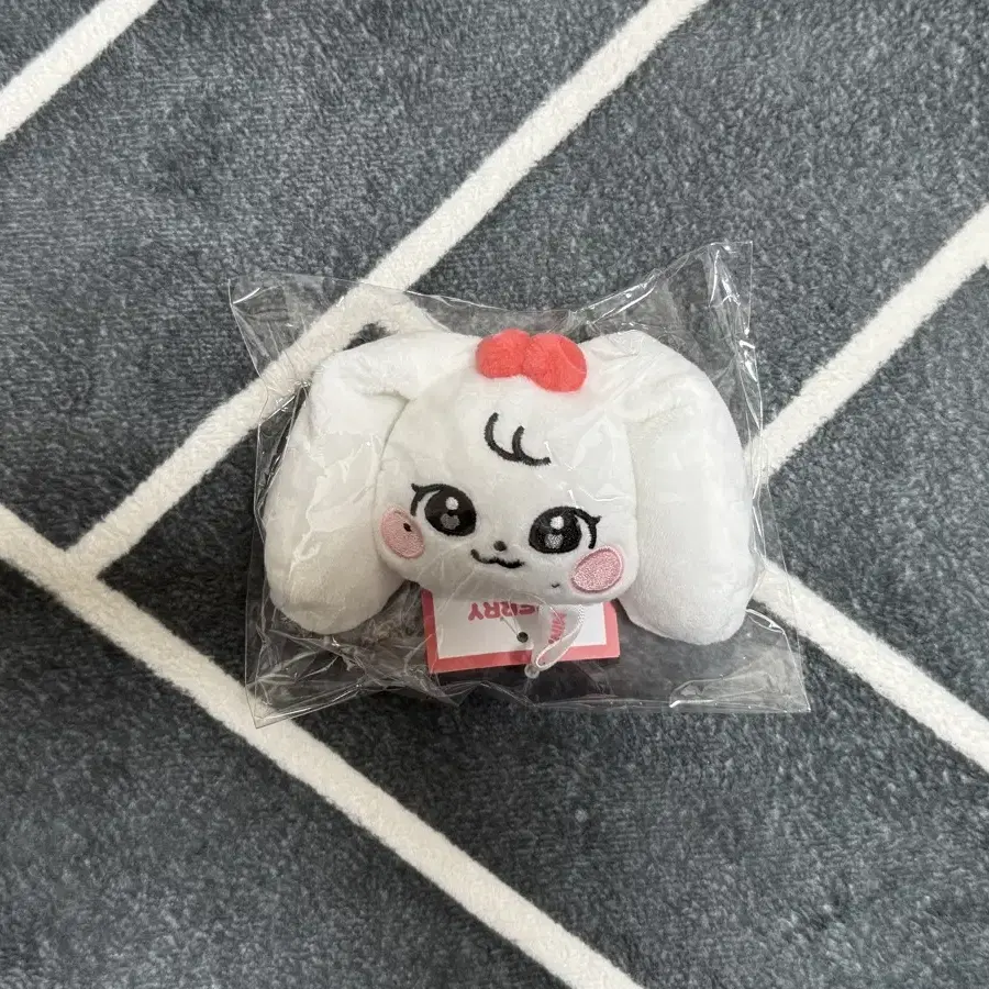 IVE | 아이브 Ive minive 30cm Fluffy Plush Cherry Wonyoung