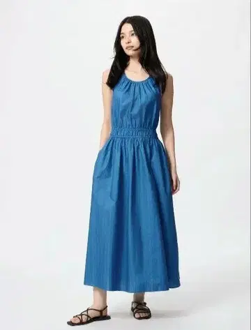 유니클로 홀터넥 원피스 슬리브리스 블루 파랑 2XL 택 포함