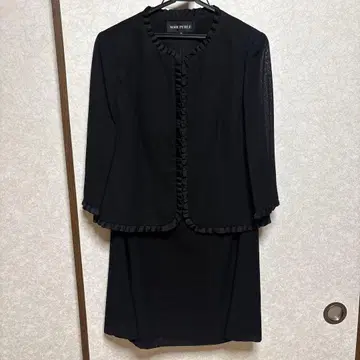 도쿄 소와르 블랙 썸머 수트