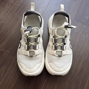 emmi x TEVA OUTFLOW CT UK4 23 에미 테바 샌들