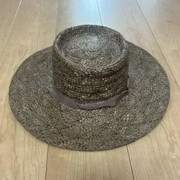 브라운 밀짚모자 리본 포함 라메존 릴리스