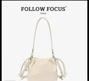 FOLLOW FOCUS 아이보리 숄더백 천연 가죽