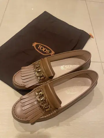 TOD'S 브라운 프린지 로퍼 수납 가방 포함