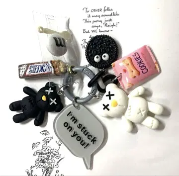 [ black x white? ] 자라자라 키링