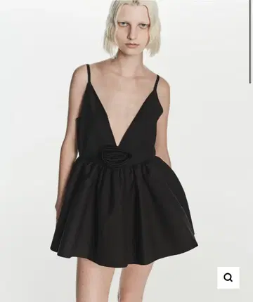 비비. 알렉사 플라워 롬퍼