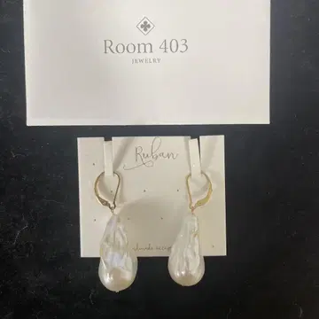Room403 10K 담수 펄 귀걸이