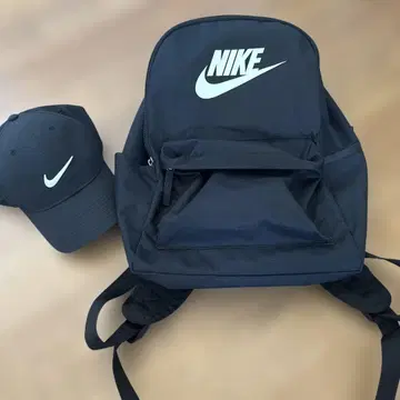 새상품급 Nike 블랙 럭색과 캡 세트 블랙