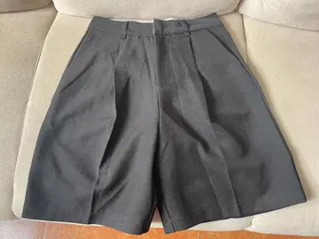 블랙 하프 팬츠 폴리에스테르 혼방