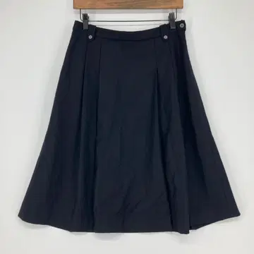 HUMAN WOMAN 휴먼 우먼 네이비 플레어 스커트 무릎 기장