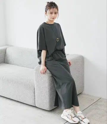 돌먼 T 스트레이트 스커트 컷 SET [손세탁 가능]