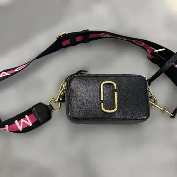 MARC JACOBS 백