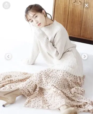 프릴이 달린 도트 무늬 롱 스커트 스나이델