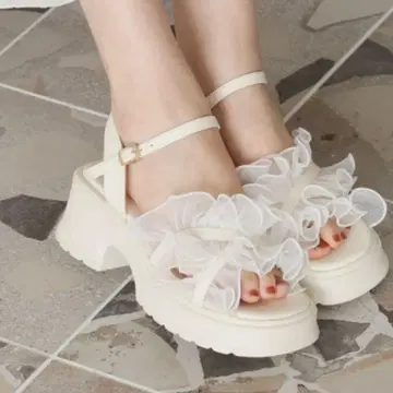 VIVIAN 시어 크로스 프릴 통굽 스트랩 샌들 아이보리